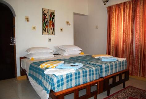 Twin Bed Room