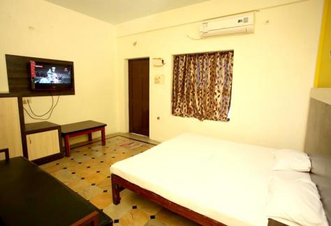 Room Photo3